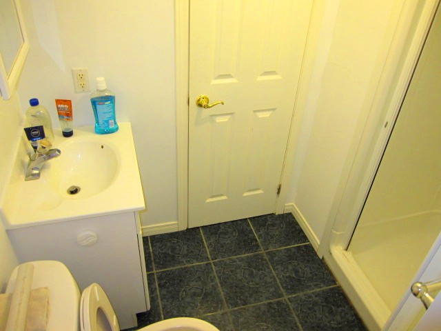 bathroom4.JPG
