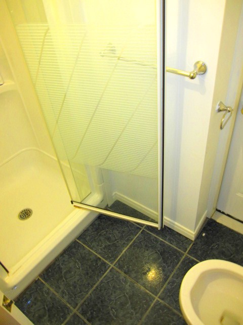 bathroom3.JPG