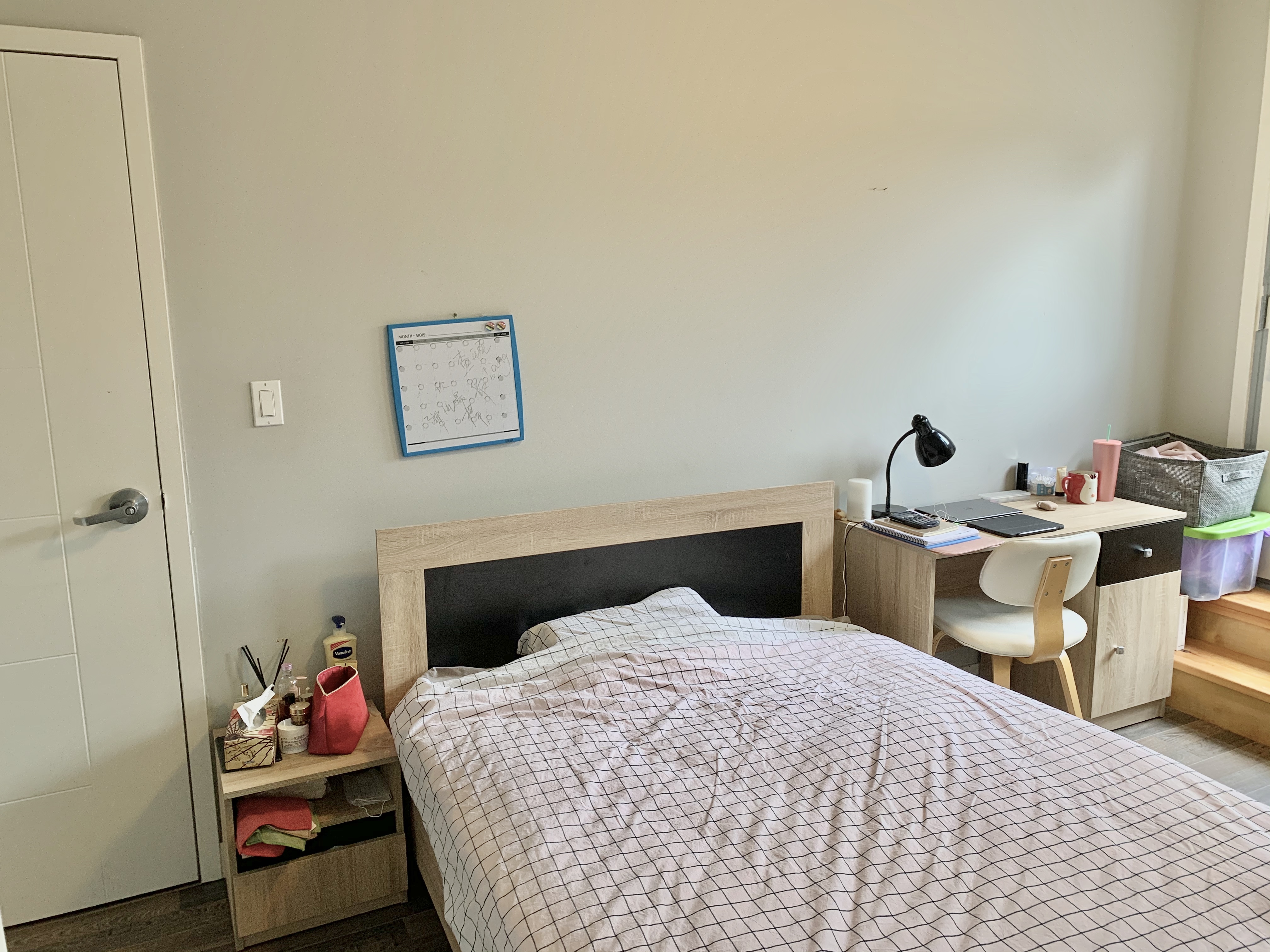 bedroom1.jpg